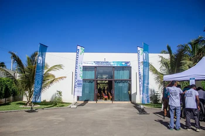 L'entrée du symposium
